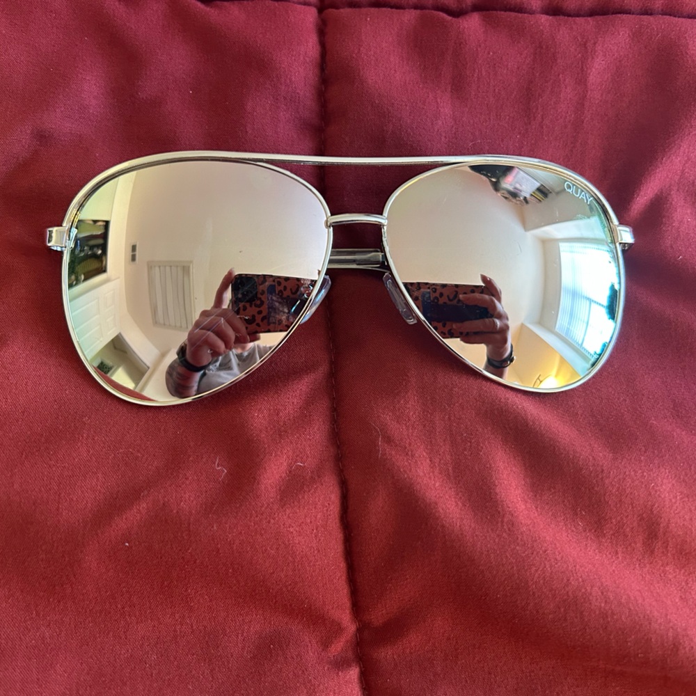 Quay “Vivenne” sunglasses